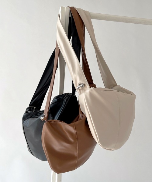 UNE MANSION（ユヌマンション）の「シャーリングバンドショルダーバッグ（ショルダーバッグ・レディース・ブラウン/ブラック/アイボリー・ONE SIZE）」の14枚目の写真