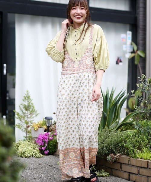 チチカカ（チチカカ）の「エコフレンドリー フロルブロックプリントサロペットパンツ（サロペット/オーバーオール・レディース・イエロー/ブルー/アイボリー・FREE）」の2枚目の写真