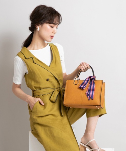 Qu'est-ce Que Le “Design”?(ケスクルデザイン)の「【Qu’est-ce Que Le “Design”?/ケスクルデザイン】 馬蹄金具 2wayトートバッグ(トートバッグ・レディース・ブラウン/キャメル/マスタード/ネイビー/ブルー/ブラック/ピンク系その他/グレイッシュベージュ/グレー/ホワイト/グリーン系その他/ダークブラウン/ワイン/カーキ・FREE)」の12枚目の写真