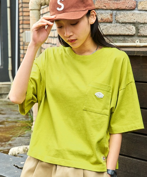 Dickies(ディッキーズ)の「Dickies/ディッキーズ ロゴ刺繍 ワイドショートポケット半袖Tシャツ(Tシャツ/カットソー・レディース・ホワイト/ブラック/ライム/グリーン/ピンク・L/M)」の4枚目の写真