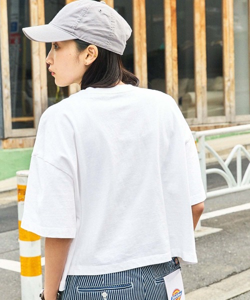 Dickies(ディッキーズ)の「Dickies/ディッキーズ ロゴ刺繍 ワイドショートポケット半袖Tシャツ(Tシャツ/カットソー・レディース・ホワイト/ブラック/ライム/グリーン/ピンク・L/M)」の9枚目の写真