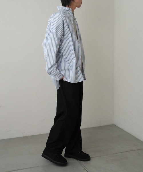 COLONY 2139（コロニートゥーワンスリーナイン）の「ブロードストライプBIGサイズレギュラーカラーシャツ（シャツ/ブラウス・メンズ・ホワイト/ブラック/ブルー・MEDIUM/LARGE/X-LARGE）」の10枚目の写真