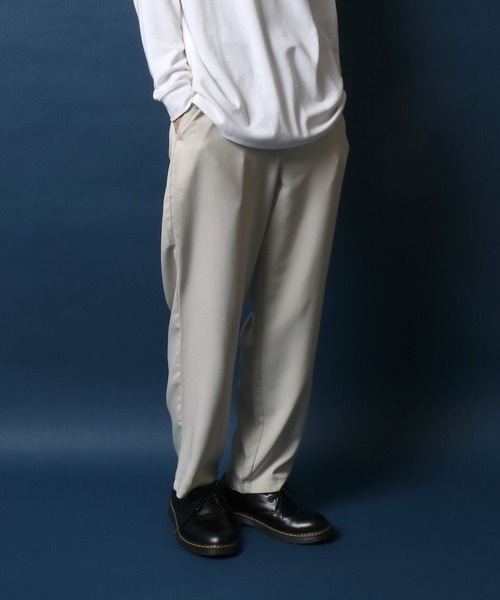 ANPAS(アンパス)の「Wide Tuck Tapered Pants/ワイドタックテーパードパンツ スラックス(スラックス・メンズ・ブラック/ベージュ/アイボリー/グレイッシュベージュ・M/L)」の2枚目の写真