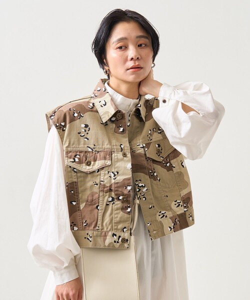 FREAK'S STORE(フリークスストア)の「デニムカモショートベスト(ベスト・レディース・ブルー/カモフラージュ・フリ-)」の3枚目の写真