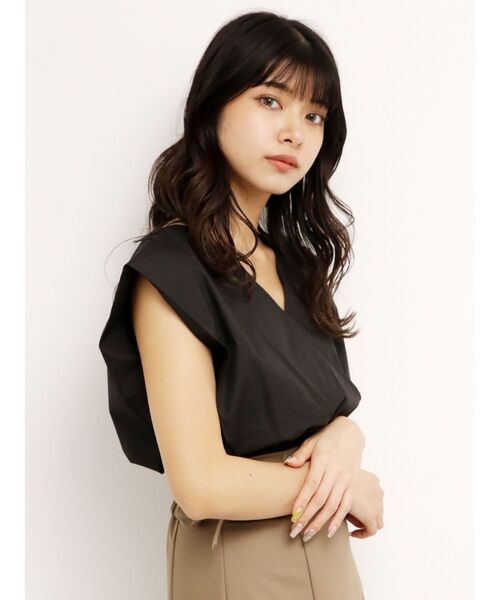 MURUA（ムルーア）の「フレンチスリーブコンパクトブラウス【2WAY】（シャツ/ブラウス・レディース・オフホワイト/ブラック/イエロー/ブルー・FREE）」の15枚目の写真