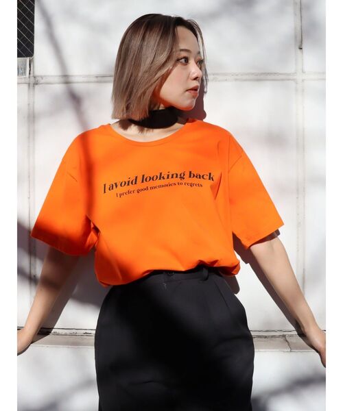 EVRIS(エヴリス)の「チョーカーデザインTシャツ(Tシャツ/カットソー・レディース・ブラック/オレンジ/ブルー・FREE)」の1枚目の写真
