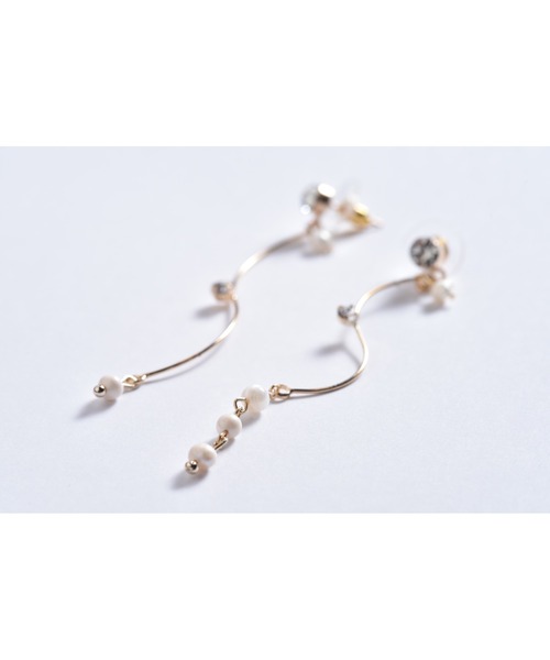 tone（トーン）の「【Astyle】淡水パール×ビジューピアス(MA)（ピアス（両耳用）・レディース・ゴールド・FREE）」の3枚目の写真