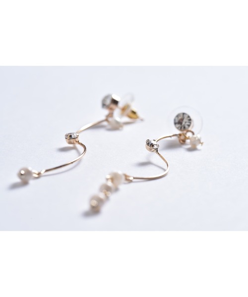tone（トーン）の「【Astyle】淡水パール×ビジューピアス(MA)（ピアス（両耳用）・レディース・ゴールド・FREE）」の4枚目の写真