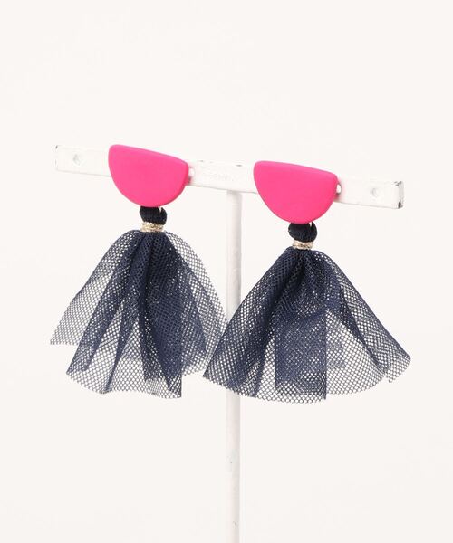 tone(トーン)の「【atelier*mio】クレイ × ソフトチュール pierce(ピアス(両耳用)・レディース・ホワイト/ピンク/ミント/ブラック/イエロー・FREE)」の1枚目の写真