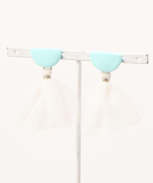 tone(トーン)の「【atelier*mio】クレイ × ソフトチュール pierce(ピアス(両耳用)・レディース・ホワイト/ピンク/ミント/ブラック/イエロー・FREE)」の4枚目の写真