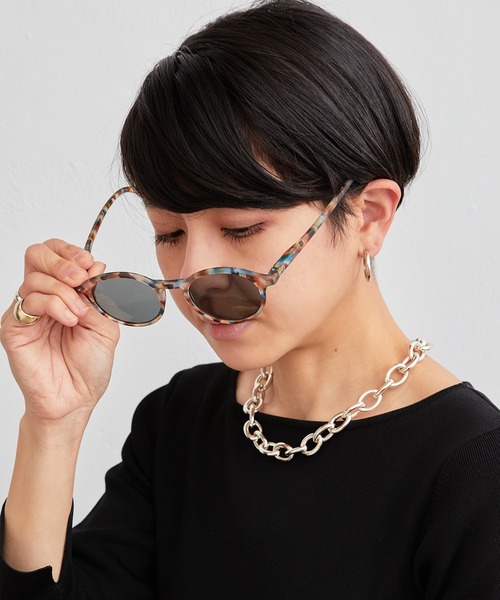 IZIPIZI（イジピジ）の「IZIPIZI イジピジ SUNGLASS 99.9％UVカット サングラス（サングラス・レディース・イエロー/ブルー/ブラック/ブラウン/カーキ/アイボリー/バイオレット・フリー）」の11枚目の写真