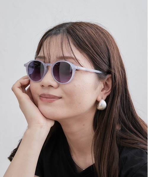 IZIPIZI（イジピジ）の「IZIPIZI イジピジ SUNGLASS 99.9％UVカット サングラス（サングラス・レディース・イエロー/ブルー/ブラック/ブラウン/カーキ/アイボリー/バイオレット・フリー）」の17枚目の写真