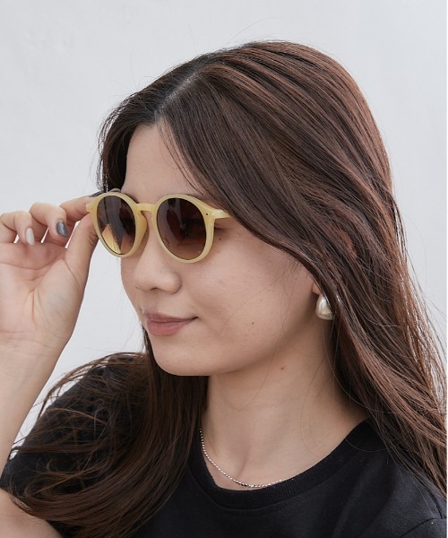 IZIPIZI（イジピジ）の「IZIPIZI イジピジ SUNGLASS 99.9％UVカット サングラス（サングラス・レディース・イエロー/ブルー/ブラック/ブラウン/カーキ/アイボリー/バイオレット・フリー）」の15枚目の写真