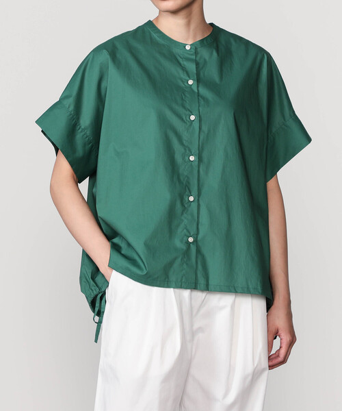 nicholson&nicholson(ニコルソンアンドニコルソン)の「nicholson & nicholson | 〈別注〉ドローストリング半袖ブラウス WOMEN(シャツ/ブラウス・レディース・ネイビー/グリーン・38)」の1枚目の写真
