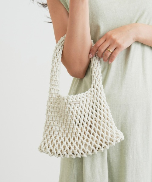 CIAOPANIC TYPY（チャオパニックティピー）の「【巾着付き】マクラメワンハンドルバッグ（ハンドバッグ・レディース・ブラック/オフホワイト/イエロー/ブルー・ONE SIZE）」の2枚目の写真