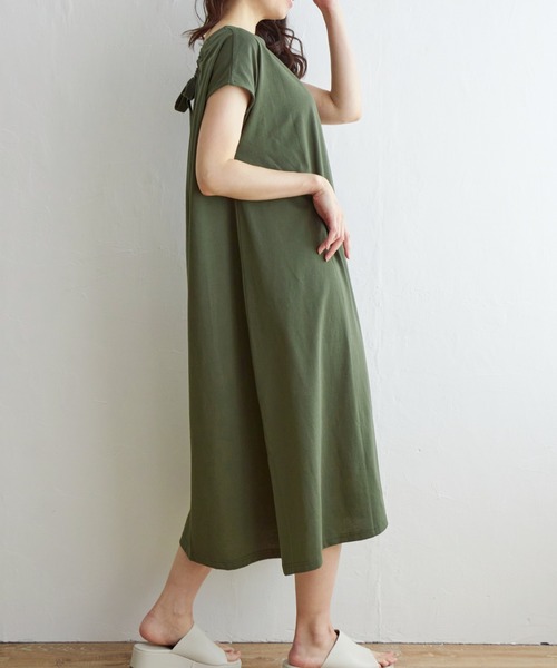 ikka(イッカ)の「バックリボンカットワンピース(ワンピース・レディース・ブラック/オリーブ/モカ・S/M/L)」の6枚目の写真