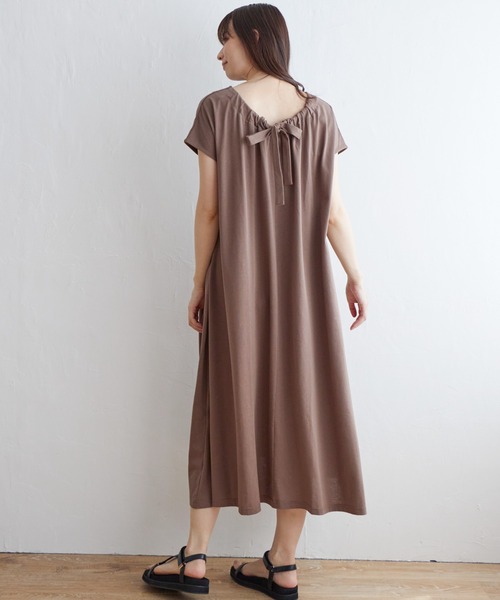 ikka(イッカ)の「バックリボンカットワンピース(ワンピース・レディース・ブラック/オリーブ/モカ・S/M/L)」の10枚目の写真