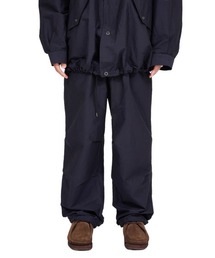 marka（マーカ）の「marka / マーカ：KNEE TUCK PANTS - organic cotton×silk high count typewriter -：M23C-01PT01C[COR]（その他パンツ）」