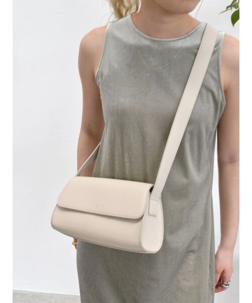 Ungrid（アングリッド）の「フェイクレザーショルダーバッグ（ショルダーバッグ・レディース・ブラック/アイボリー・FREE）」の7枚目の写真