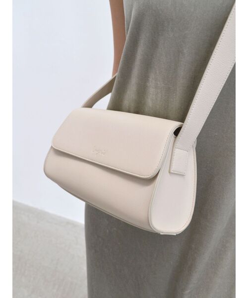 Ungrid（アングリッド）の「フェイクレザーショルダーバッグ（ショルダーバッグ・レディース・ブラック/アイボリー・FREE）」の8枚目の写真