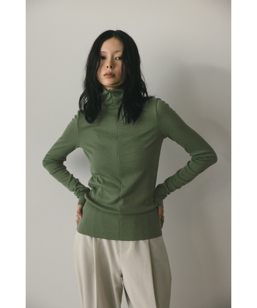 23年モデル‼️美品✨BRIEFING ハーフジップハイネック ホワイト☆ 23年モデル‼️美品✨BRIEFING ハーフジップハイネック ホワイト