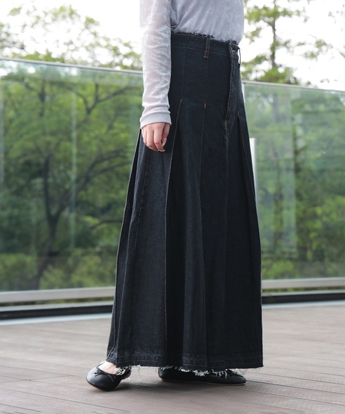 BEAMS HEART(ビームスハート)の「ワイドプリーツ デニムスカート(デニムスカート・レディース・ネイビー/ブラック/サックスブルー・SMALL/MEDIUM)」の11枚目の写真