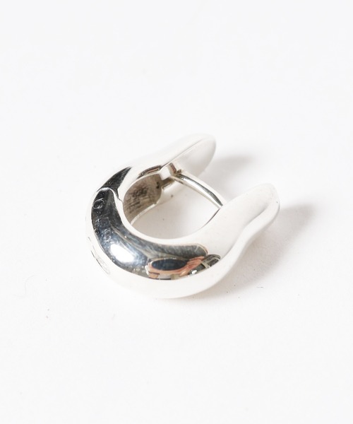 ANNIKA INEZ(アニカイネズ)の「Annika Inez/アニカ イネズ Ample Hinge Hoops, Mini ピアス(ピアス(両耳用)・レディース・シルバー・FREE)」の2枚目の写真
