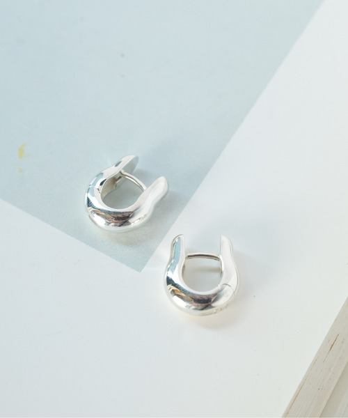 新品同様【ANNIKA INEZ】アニカイネズ ピアス Linked Hoops 楽天市場】ANNIKA INEZ アニカイネズ フープピアス Linked Hoops