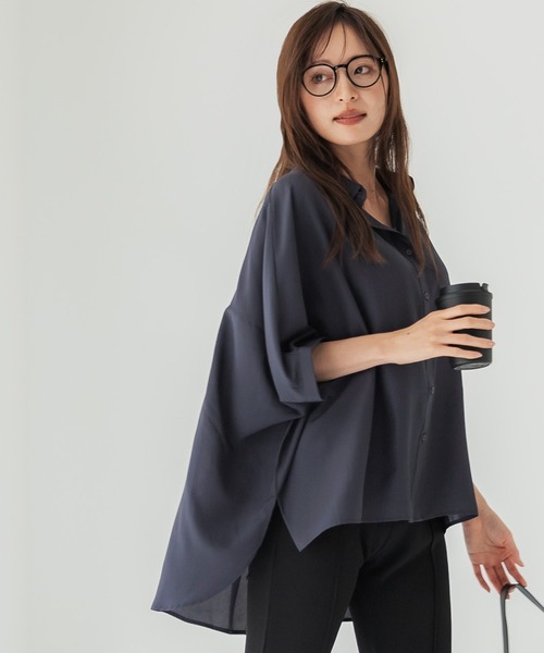 coca(coca)(コカ)の「とろみドルマンシャツ(シャツ/ブラウス・レディース・ベージュ/ネイビー・M/L)」の9枚目の写真