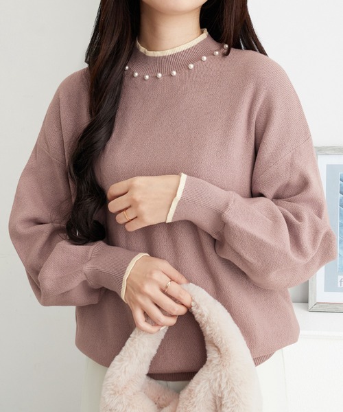 alotta(アロッタ)の「衿元パール調配色ミラノリブニット(ニット/セーター・レディース・ホワイト/ブルー/グレイッシュベージュ/ネイビー/ホワイト×ブラック/ピンク・L/M/3L/LL)」の6枚目の写真