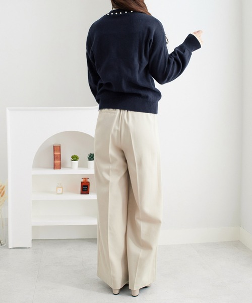 alotta(アロッタ)の「衿元パール調配色ミラノリブニット(ニット/セーター・レディース・ホワイト/ブルー/グレイッシュベージュ/ネイビー/ホワイト×ブラック/ピンク・L/M/3L/LL)」の16枚目の写真