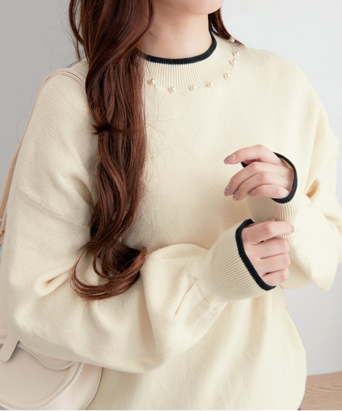 alotta(アロッタ)の「衿元パール調配色ミラノリブニット(ニット/セーター・レディース・ホワイト/ブルー/グレイッシュベージュ/ネイビー/ホワイト×ブラック/ピンク・L/M/3L/LL)」の19枚目の写真