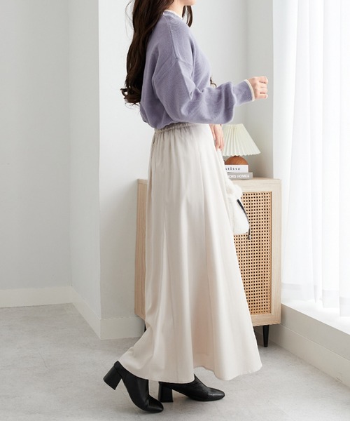 alotta(アロッタ)の「衿元パール調配色ミラノリブニット(ニット/セーター・レディース・ホワイト/ブルー/グレイッシュベージュ/ネイビー/ホワイト×ブラック/ピンク・L/M/3L/LL)」の22枚目の写真