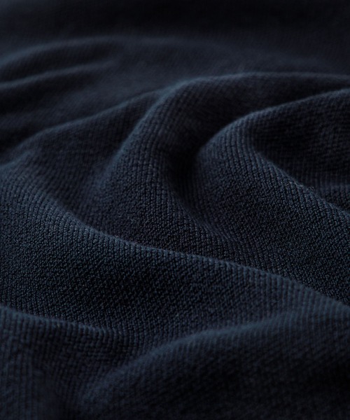 alotta(アロッタ)の「衿元パール調配色ミラノリブニット(ニット/セーター・レディース・ホワイト/ブルー/グレイッシュベージュ/ネイビー/ホワイト×ブラック/ピンク・L/M/3L/LL)」の7枚目の写真