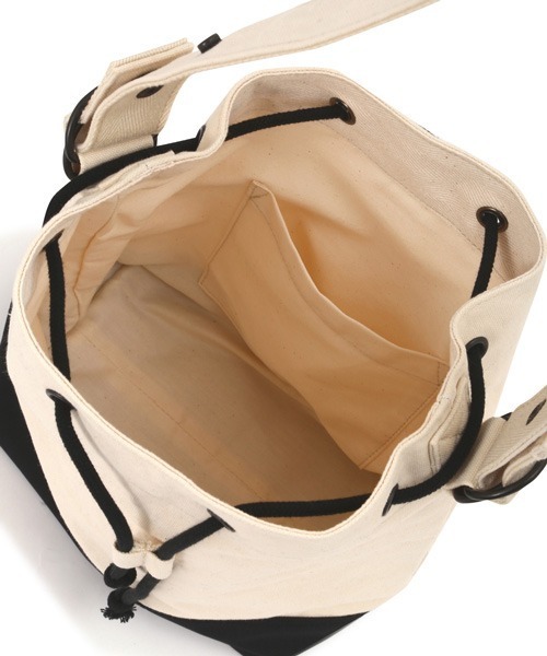 MHL.（エムエイチエル）の「COTTON CANVAS（ショルダーバッグ・レディース・ホワイト系その他2/ブラック・FREE）」の11枚目の写真