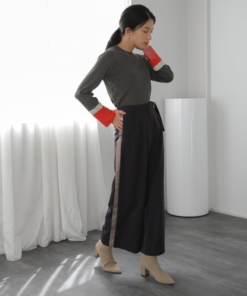 Bou Jeloud(ブージュルード)の「総針袖口配色ニットトップス(ニット/セーター・レディース・ネイビー/ベージュ/グレー・FREE)」の8枚目の写真