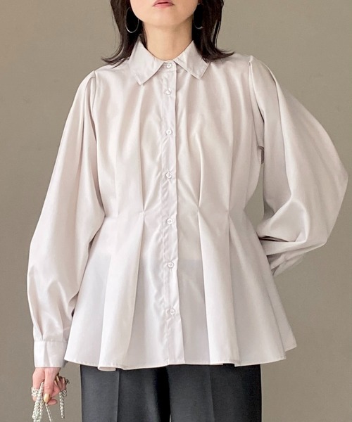She's Closet(シーズクローゼット)の「ウエストタック長袖パフスリーブフレアペプラムブラウス(シャツ/ブラウス・レディース・ブルー/オフホワイト/ブラック/サンドベージュ・FREE)」の3枚目の写真
