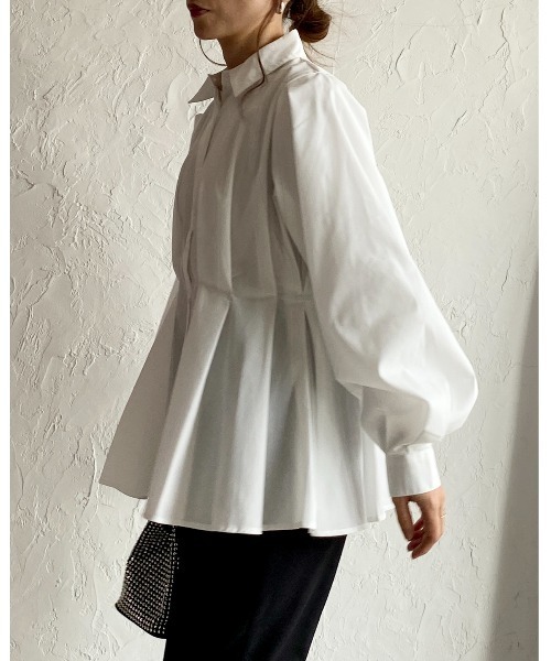 She's Closet(シーズクローゼット)の「ウエストタック長袖パフスリーブフレアペプラムブラウス(シャツ/ブラウス・レディース・ブルー/オフホワイト/ブラック/サンドベージュ・FREE)」の9枚目の写真
