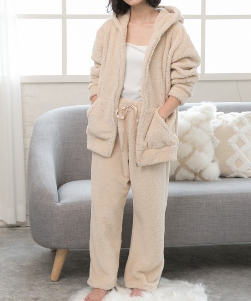 ad thie(アドティエ)の「ボア パーカー&ロングパンツ ルームウェア セットアップ(ルームウェア/パジャマ・レディース・ナチュラル/ミント/オフホワイト/ブルー/ブラック/チャコール/ピンク/ネイビー・FREE)」の4枚目の写真