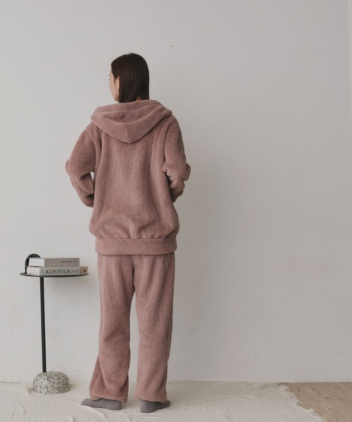 ad thie(アドティエ)の「ボア パーカー&ロングパンツ ルームウェア セットアップ(ルームウェア/パジャマ・レディース・ナチュラル/ミント/オフホワイト/ブルー/ブラック/チャコール/ピンク/ネイビー・FREE)」の19枚目の写真