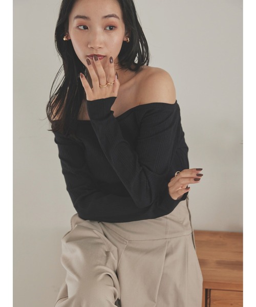 Stylevoice for xxx(スタイルヴォイスフォー)の「2WAYオフショルダーランダムテレコトップス(Tシャツ/カットソー・レディース・オフホワイト/グレー/ブラック・FREE)」の6枚目の写真