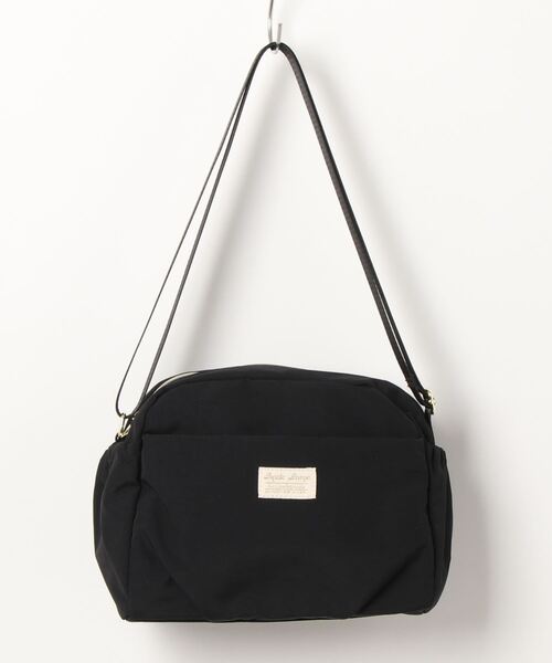 and it_（アンドイット）の「Legato Largo ふわり 洗える ショルダーバッグ（ショルダーバッグ・レディース・ダークグレー/オリーブ/ブラック/ブラウン/ベージュ/スモークピンク/ライトグレー・FREE）」の2枚目の写真