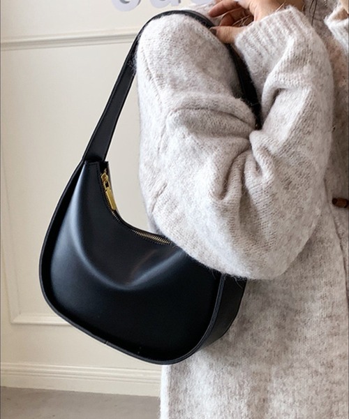 Chaco closet(チャコ クローゼット)の「フェイクレザーワンハンドルハーフムーンハンドバッグ(ハンドバッグ・レディース・ブラウン/ベージュ/アイボリー/ブラック/キャメル・FREE)」の14枚目の写真