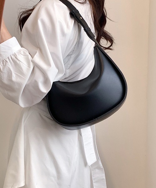 Chaco closet(チャコ クローゼット)の「フェイクレザーワンハンドルハーフムーンハンドバッグ(ハンドバッグ・レディース・ブラウン/ベージュ/アイボリー/ブラック/キャメル・FREE)」の18枚目の写真