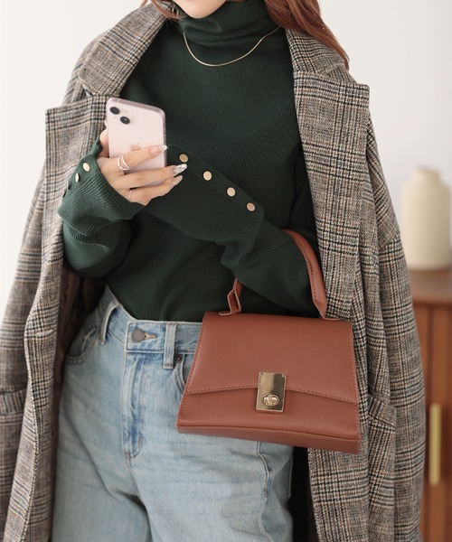 nouvellemoi（ヌーベルモイ）の「袖口ボタンリブニットタートルネックプルオーバー（ニット/セーター・レディース・グレー/ブラック/グリーン/アイボリー・FREE）」の4枚目の写真