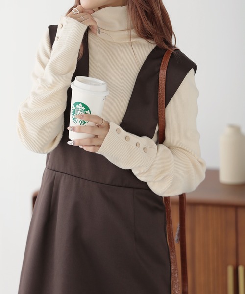 nouvellemoi（ヌーベルモイ）の「袖口ボタンリブニットタートルネックプルオーバー（ニット/セーター・レディース・グレー/ブラック/グリーン/アイボリー・FREE）」の5枚目の写真