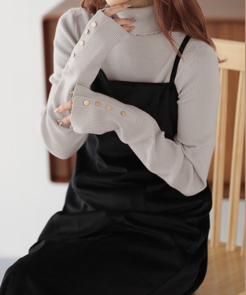 nouvellemoi（ヌーベルモイ）の「袖口ボタンリブニットタートルネックプルオーバー（ニット/セーター・レディース・グレー/ブラック/グリーン/アイボリー・FREE）」の10枚目の写真