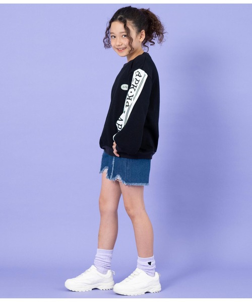 ANAP kids（アナップキッズ）の「袖ラインロゴ裏毛スウェットトレーナー（スウェット・キッズ・ブラック/ラベンダー・120cm/130cm/110cm）」の14枚目の写真