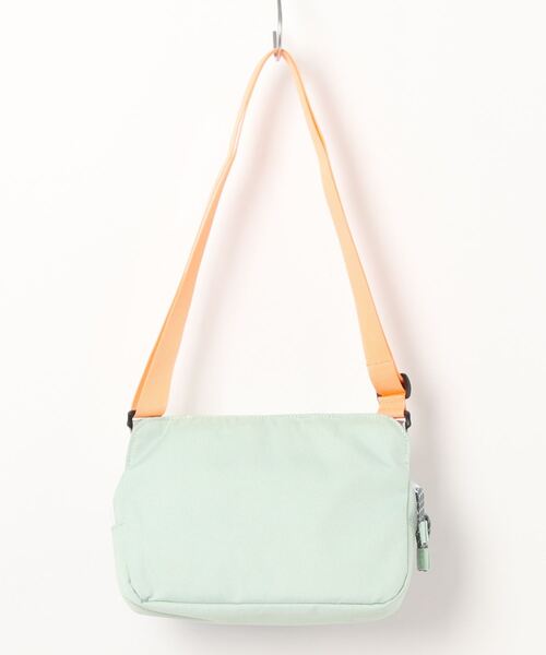 KAVU(カブー)の「デルレイビーチバッグ Delray Beach Bag(ショルダーバッグ・メンズ・グリーン系・FREE)」の2枚目の写真