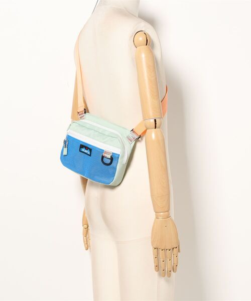 KAVU(カブー)の「デルレイビーチバッグ Delray Beach Bag(ショルダーバッグ・メンズ・グリーン系・FREE)」の5枚目の写真